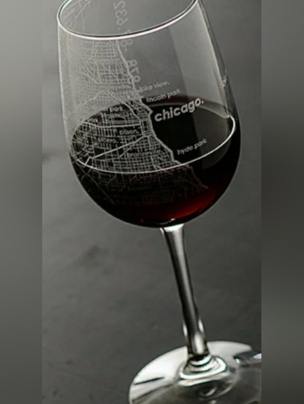 New Boxed CHICAGO glass Wine Stem Glass